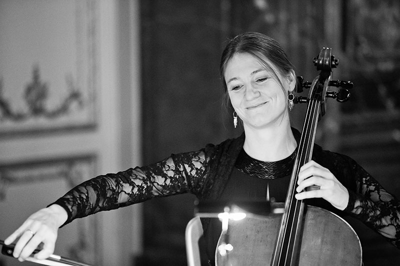 waltz-in-vienna_amazing-artists-cello